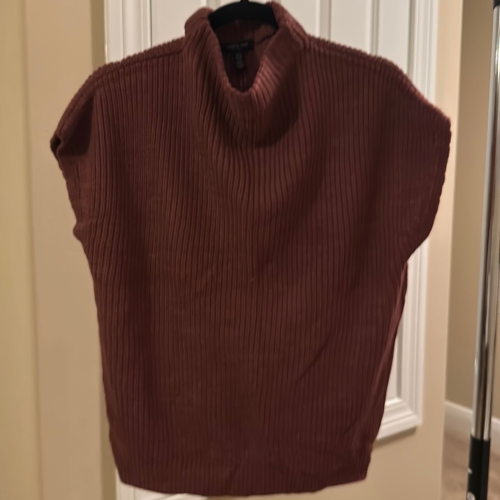 NWT Kenneth Cole sleeveless sweater
